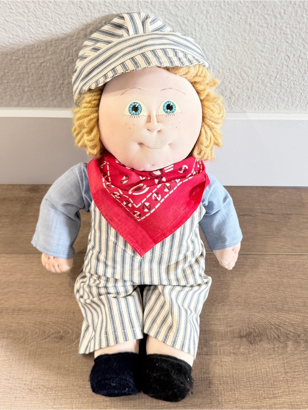 Vintage Cabbage Patch Boy Doll Blonde Curly Hair Blue Eyes Overalls Music‎ Box